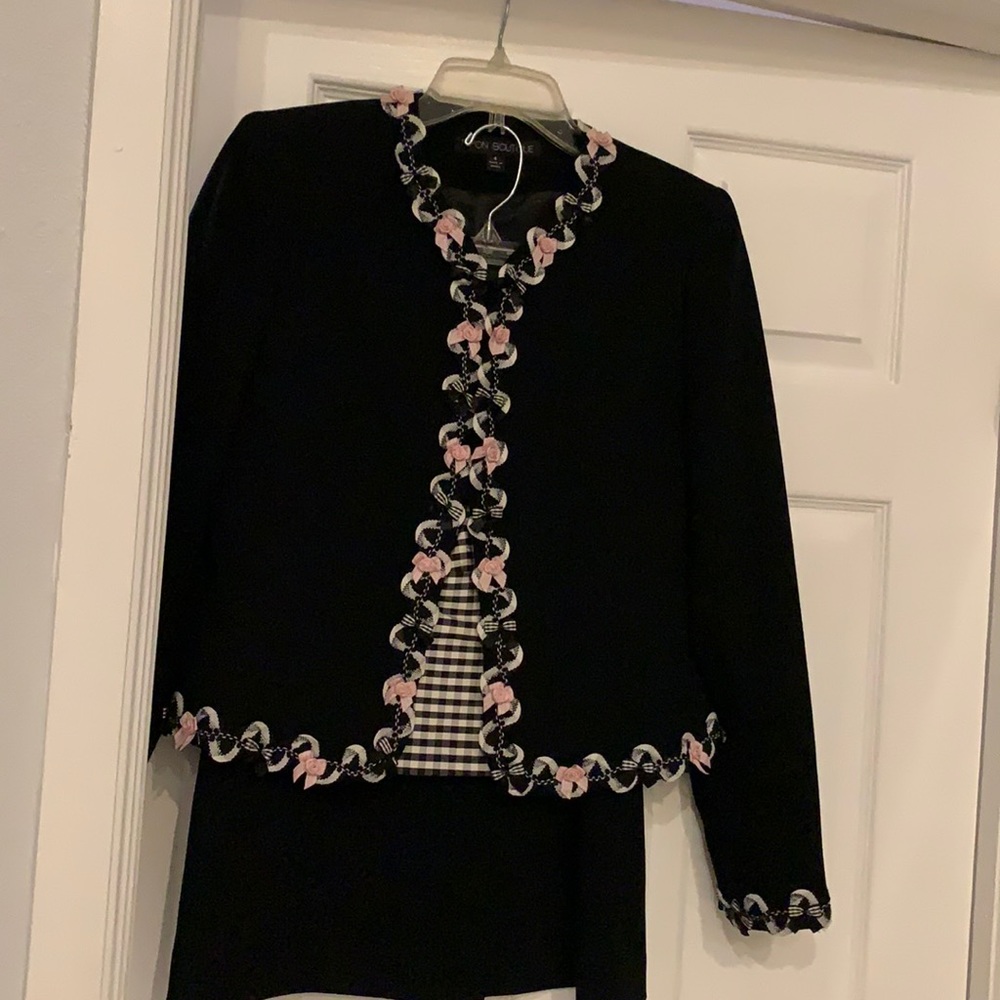 3 piece women’s suit, worn once